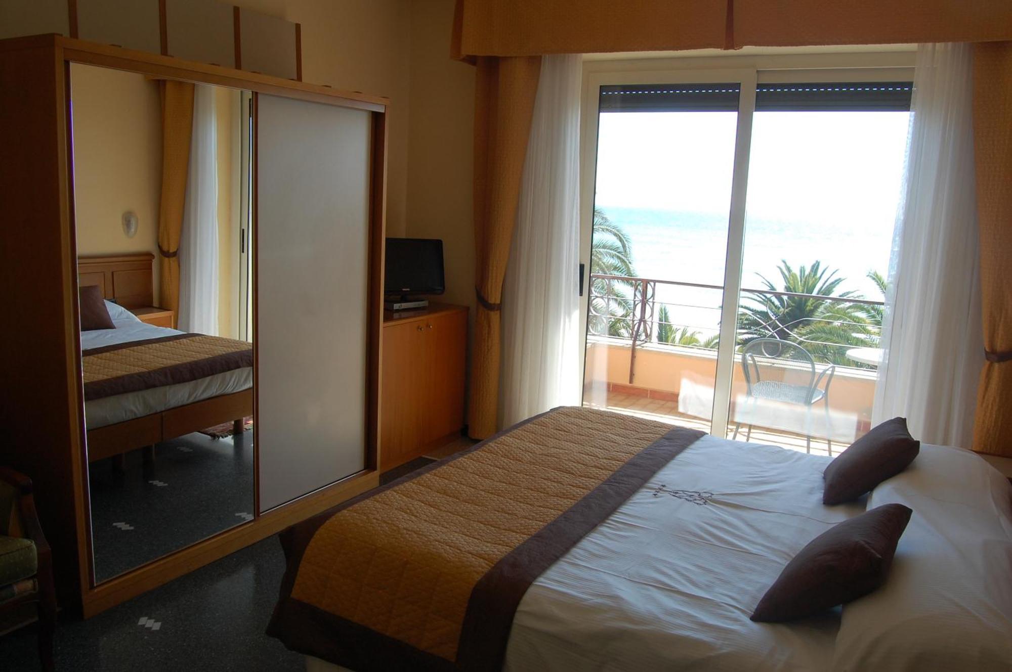 Grand Hotel Moroni Finale Ligure Ngoại thất bức ảnh